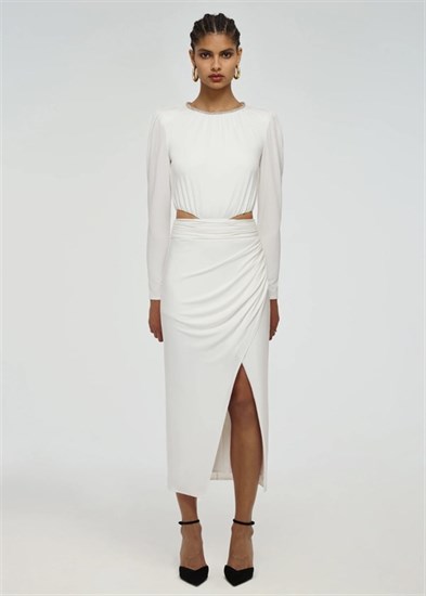 Beyaz Bel Detaylı Yırtmaçlı Elbise